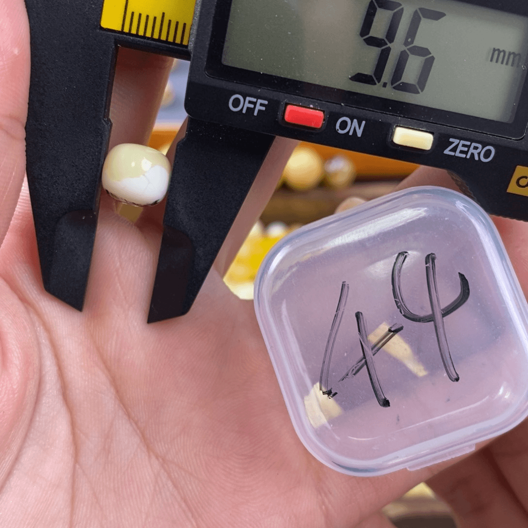 琥珀裸石未镶嵌琥珀