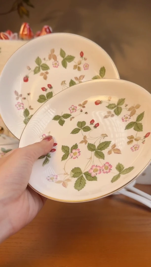 【闪购商品】高骨瓷草莓6.25寸深盘两个