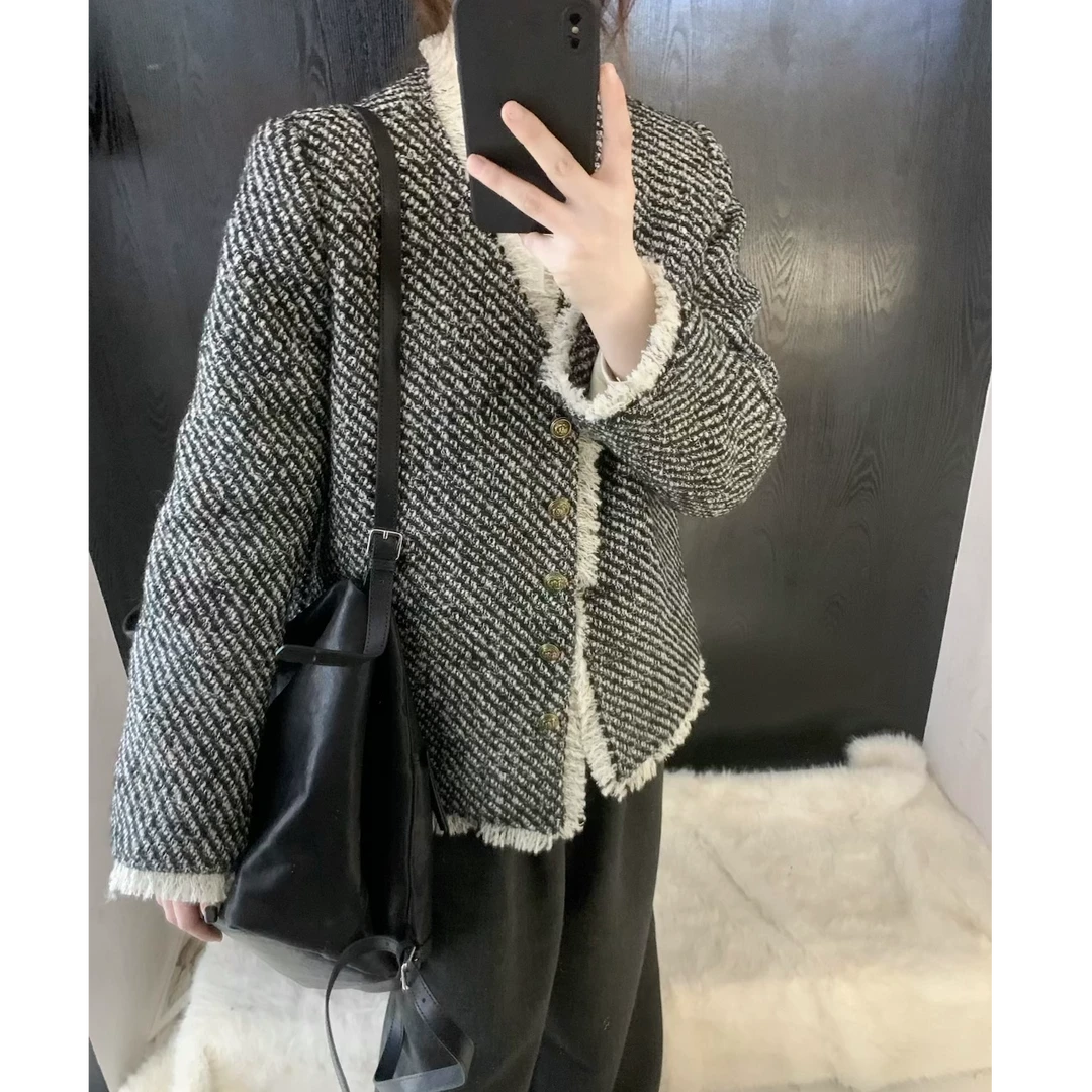 朵儿定制 羊毛羽绒流苏毛边金属扣无领短款小香风羽绒外套IH82