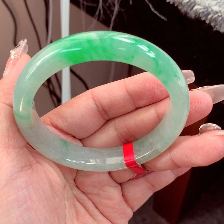 翡翠手镯未镶嵌心****缅甸