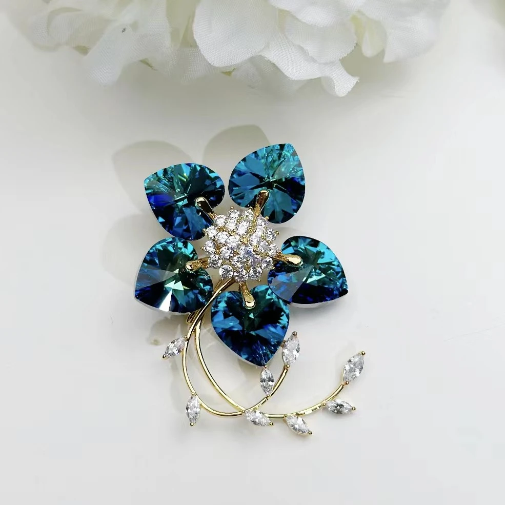 铜合金仿水晶胸针 GD453【施华洛】蓝色鸢尾花胸针