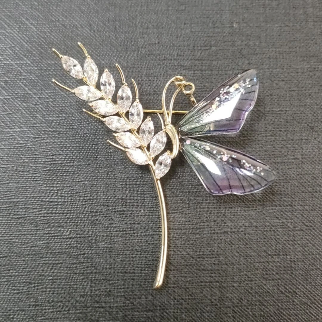 铜合金树脂胸针 HY1027精致百搭穗蝶胸针