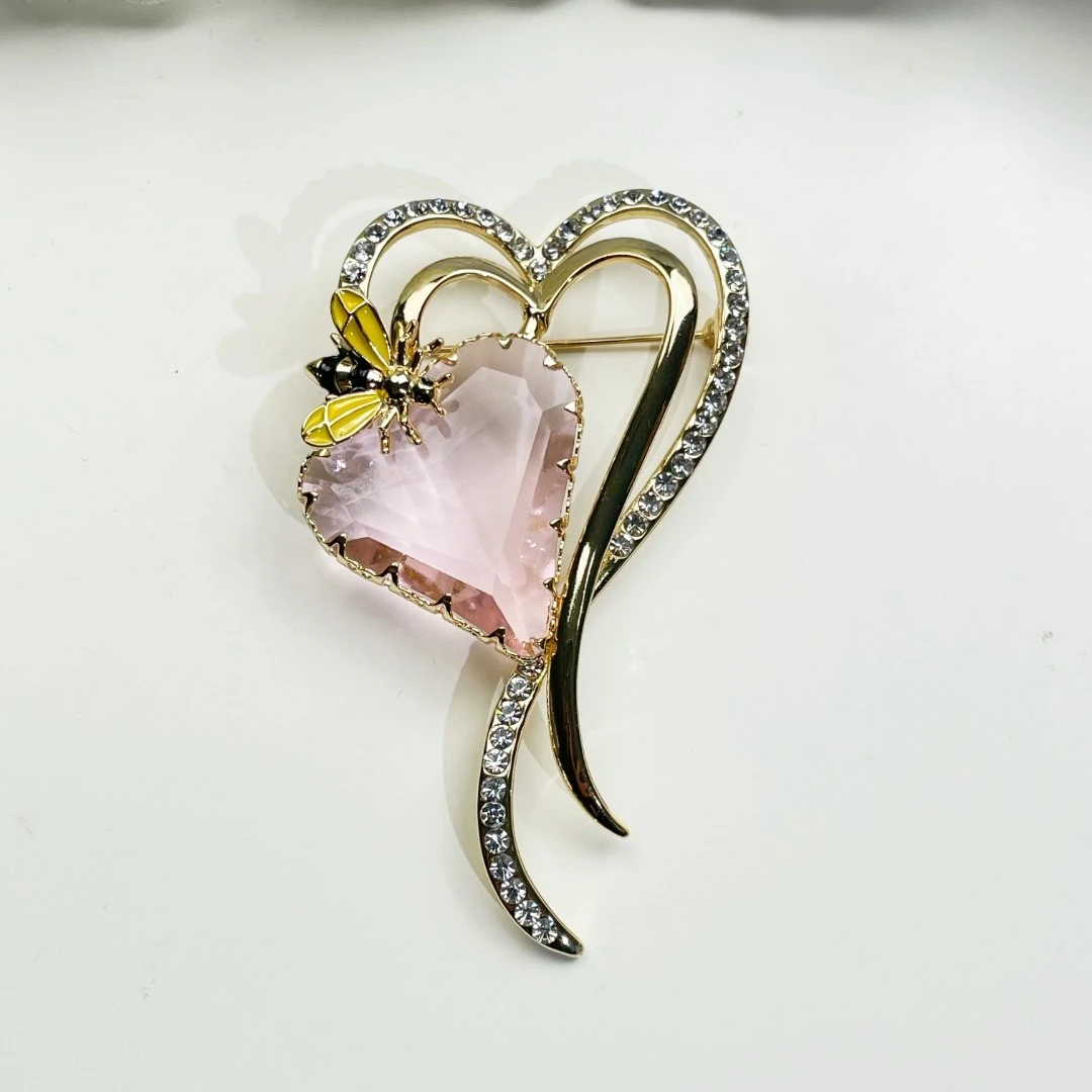 铜合金仿水晶胸针 HY1981蜂之粉心胸针