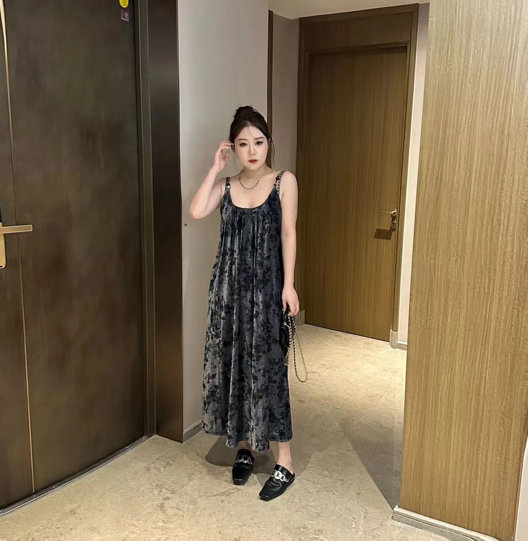 琪琪怪怪 大码女装’‘中古梦境’‘水墨晕染丝绒吊带连衣裙D12914QL