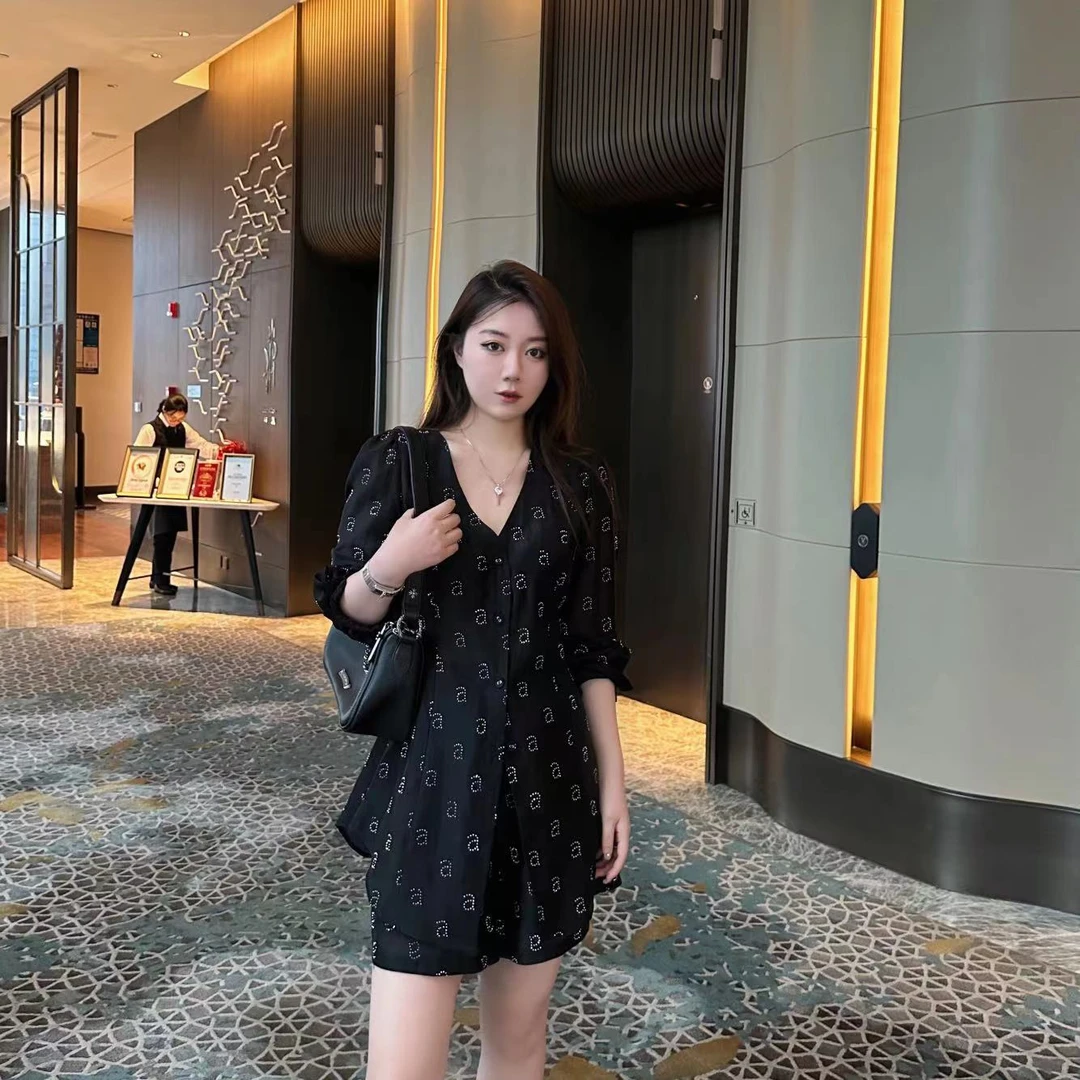 【琪琪推荐】大码女装重工设计感烫钻宽松显瘦上衣+短裤T11725QL