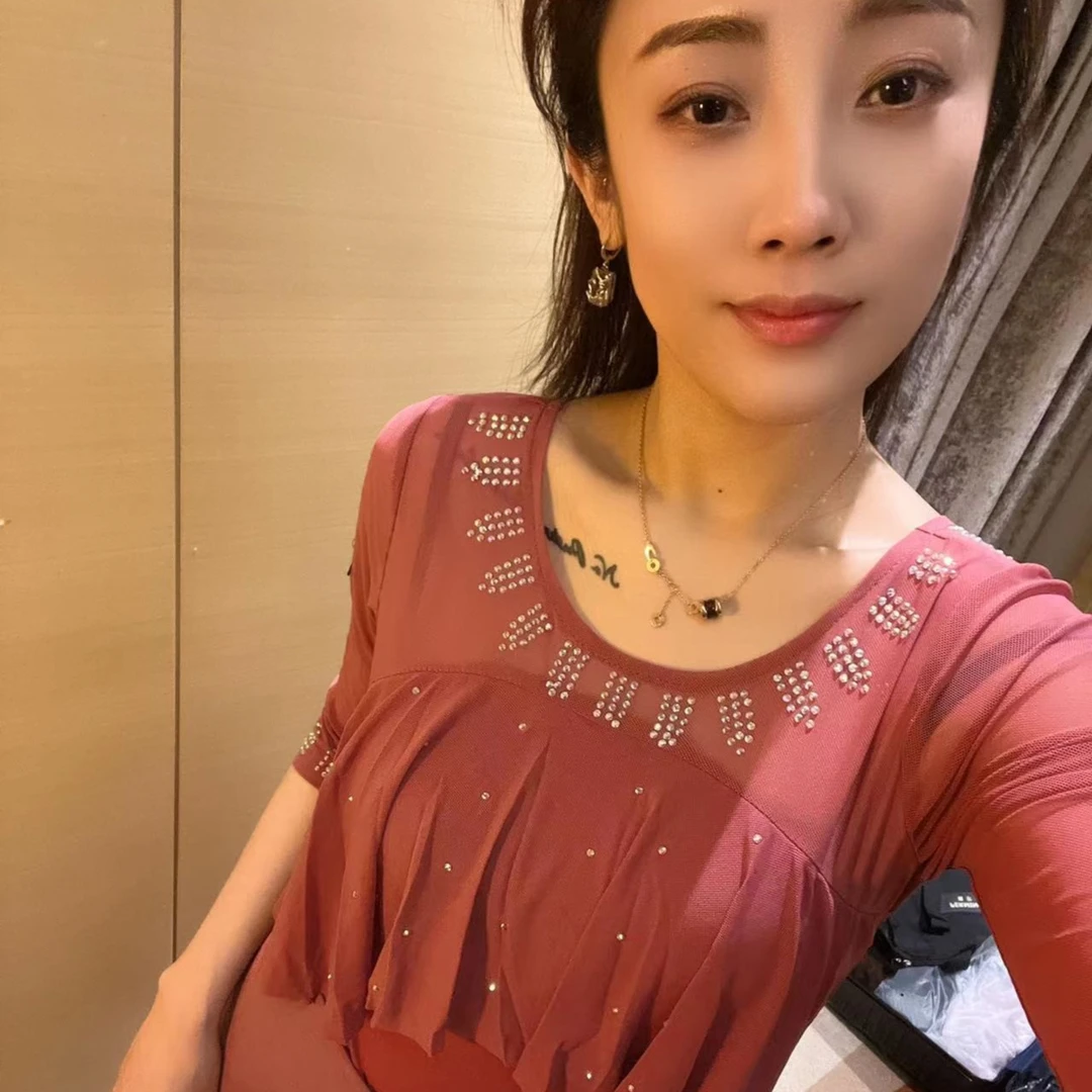 8096 带钻小翅膀连体上衣