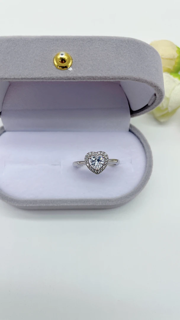 925银合成锆石戒指 S925银（心中有爱）女戒经典轻奢