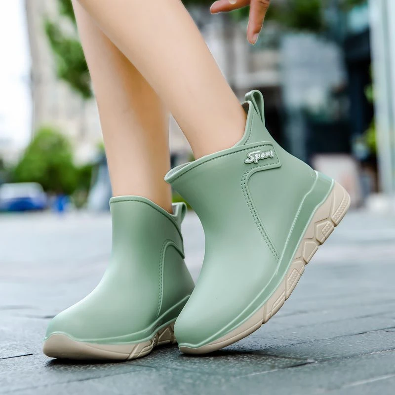 时尚加厚雨鞋女防水防滑短筒水靴胶鞋耐磨厨房工作雨靴加绒水鞋女