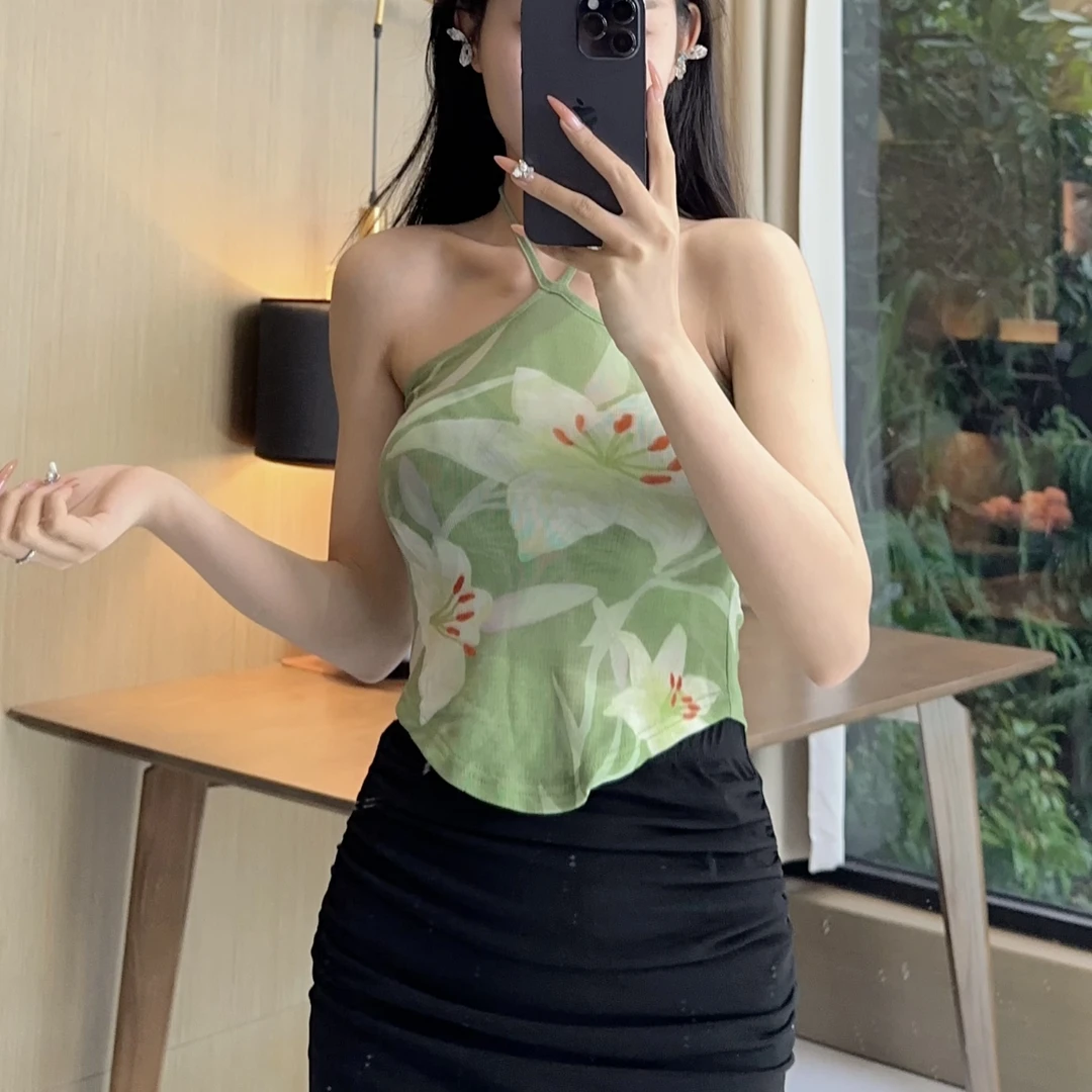 气质女人味轻奢时尚挂脖吊带无袖定位花冰清玉润修身百搭小上衣