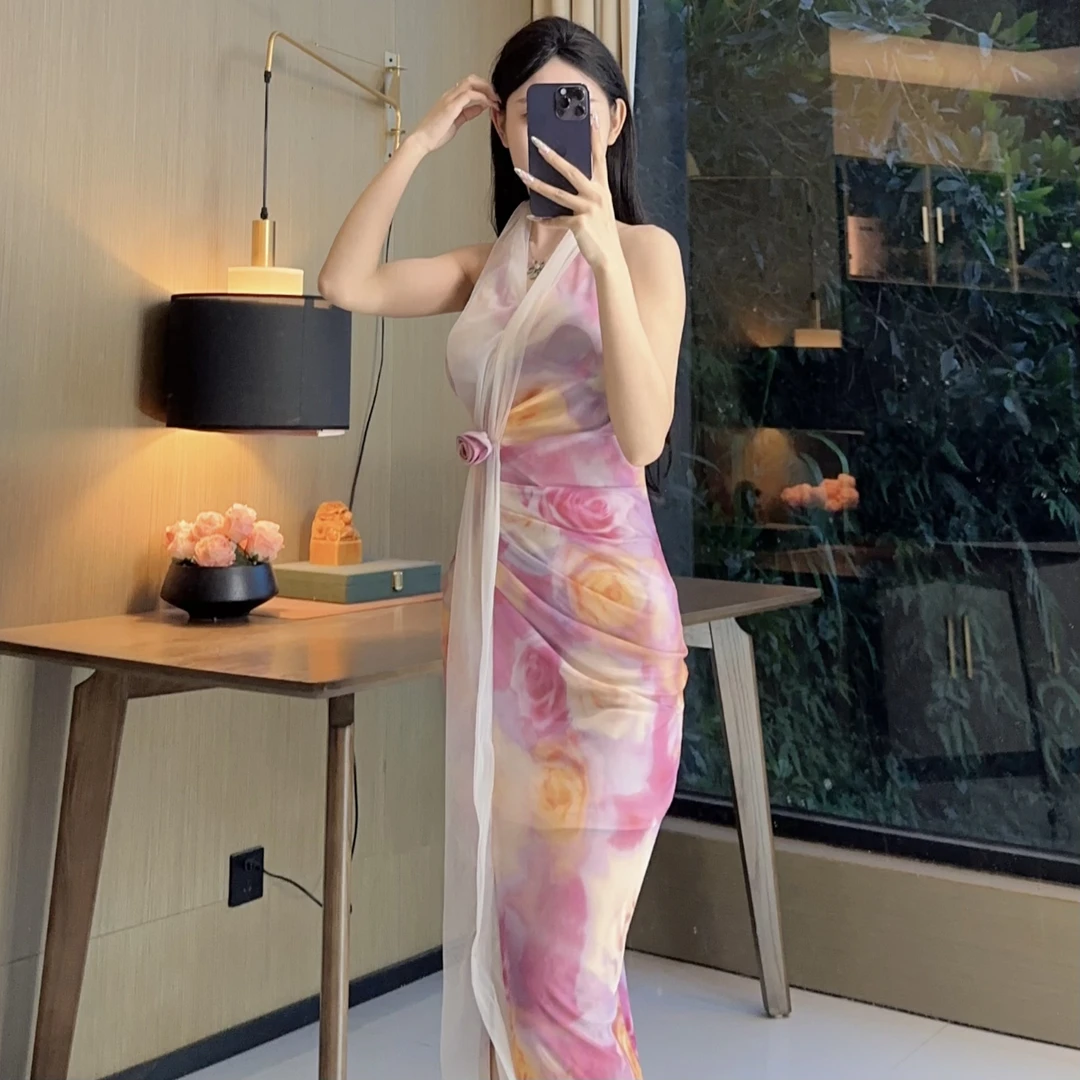 气质女人味轻奢挂脖无袖粉墨悠桦显瘦包身性感时尚百搭开衩连衣裙