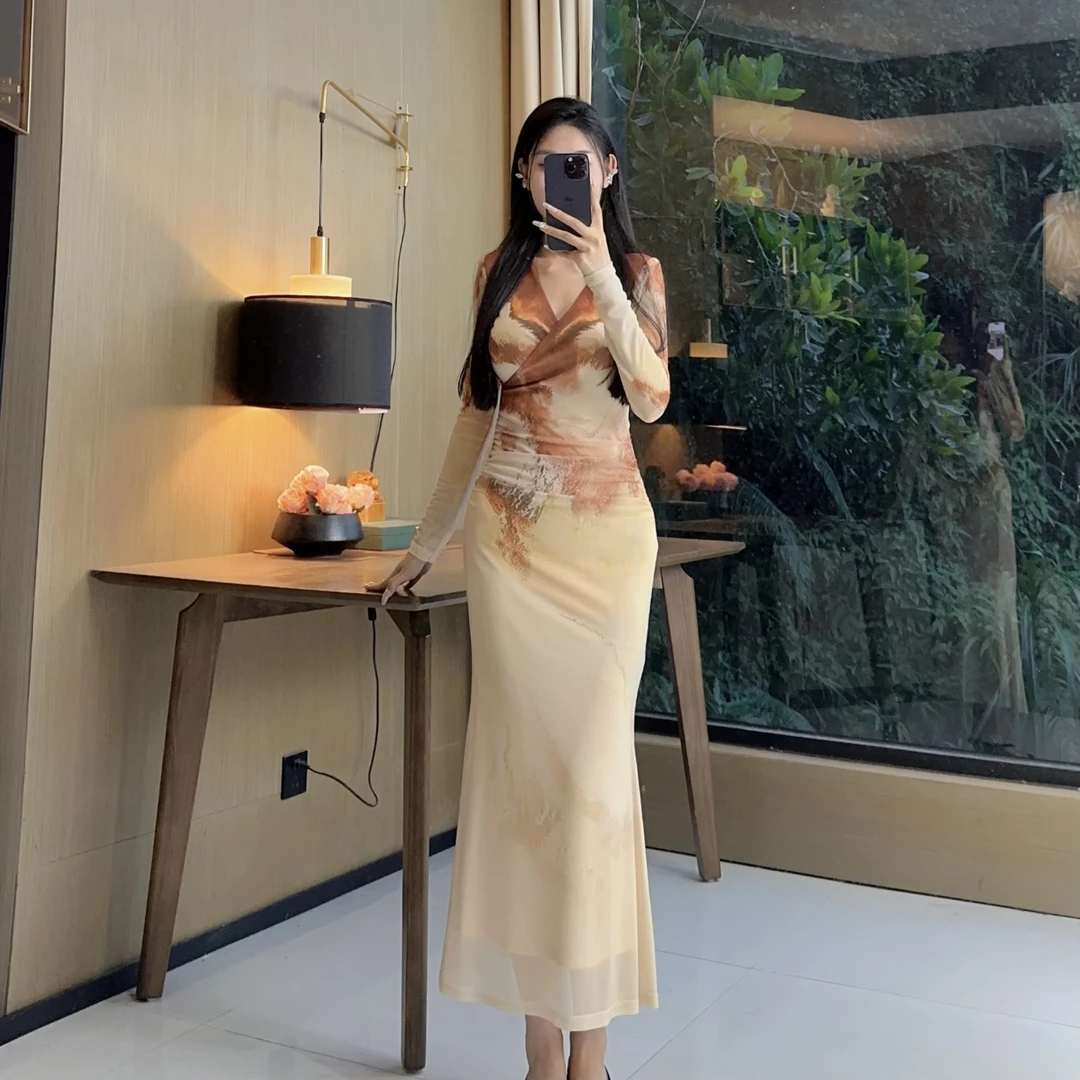 气质女人味V领长袖定位花暮色苍茫显瘦修身网纱包身鱼尾裙长裙