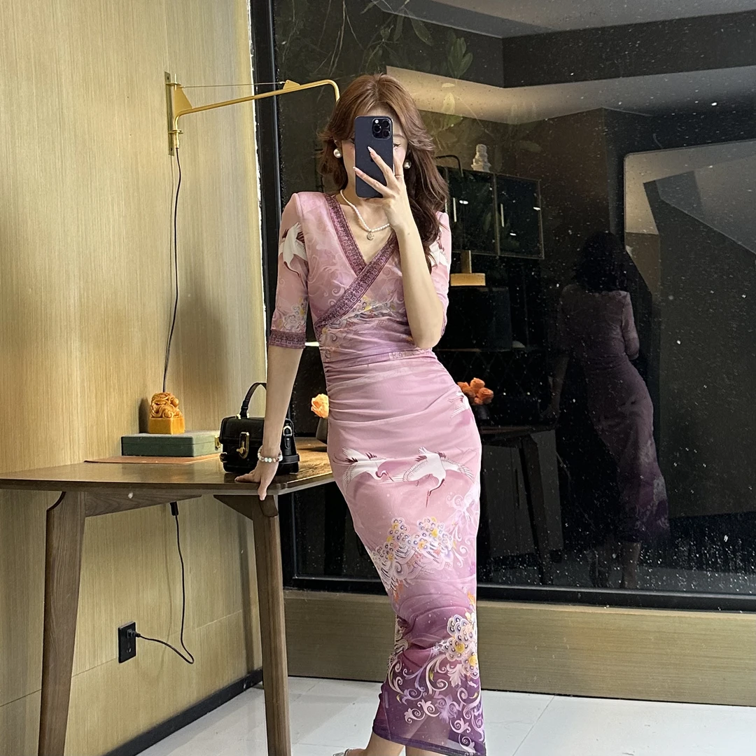 气质女人味V领中袖紫若烟霞显瘦修身时尚百搭网纱包身连衣裙长裙