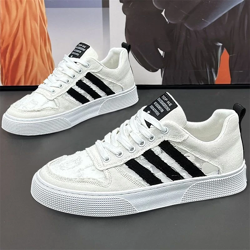 夏季薄款特大码男鞋45低帮透气小白鞋46加宽47休闲运动潮男板鞋48