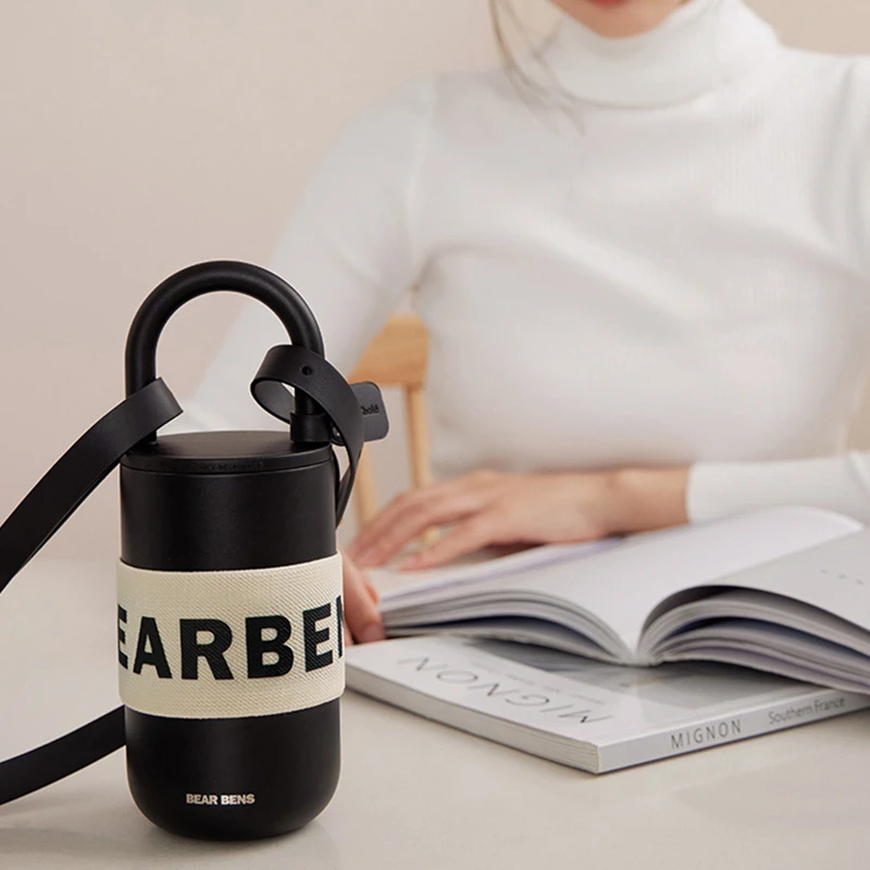 熊本士可以背的咖啡杯保温杯食品级不锈钢锁心杯斜跨350ML