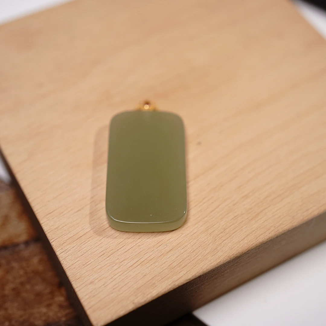 【大猫珠宝】18k晴水无事牌20x35mm多样性发货 KT24031322发其一