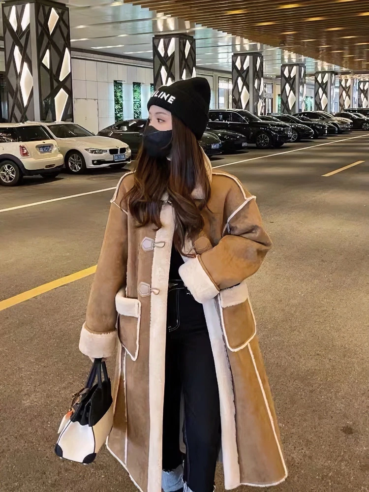 牛角扣气质绒皮毛一体外套2023冬季新款过膝长款加厚