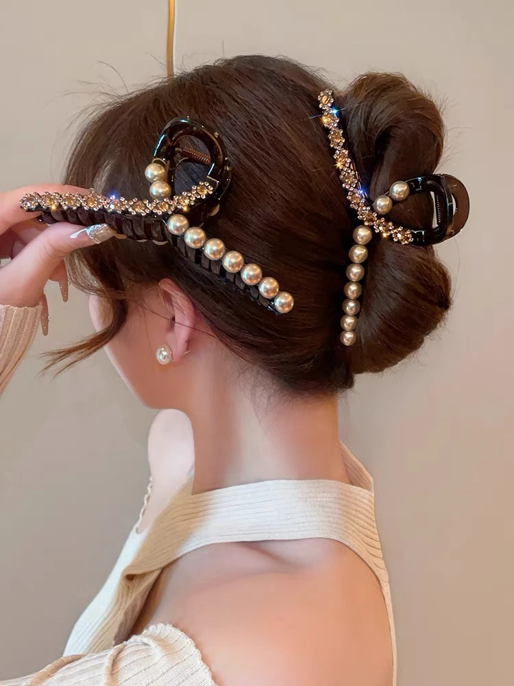 2024新款高级感韩版珠珠镶钻大抓夹轻奢闪钻鲨鱼夹后脑勺盘发头饰