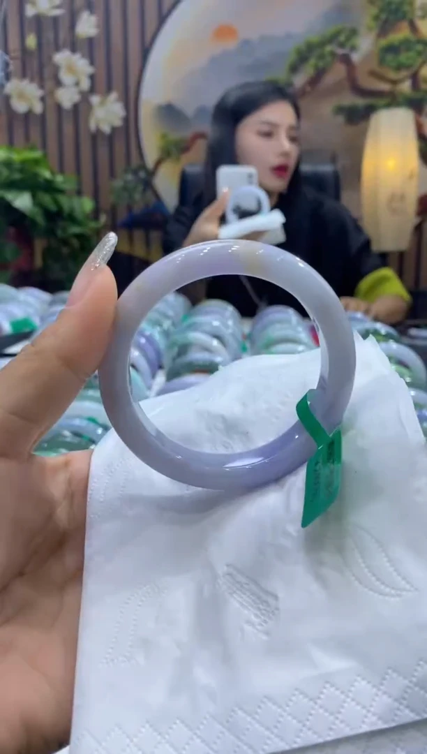 【闪购商品】翡翠手镯未镶嵌多人00001935