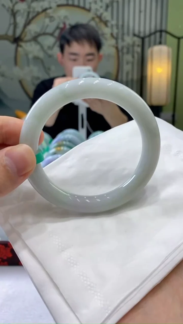 【闪购商品】翡翠手镯未镶嵌03997
