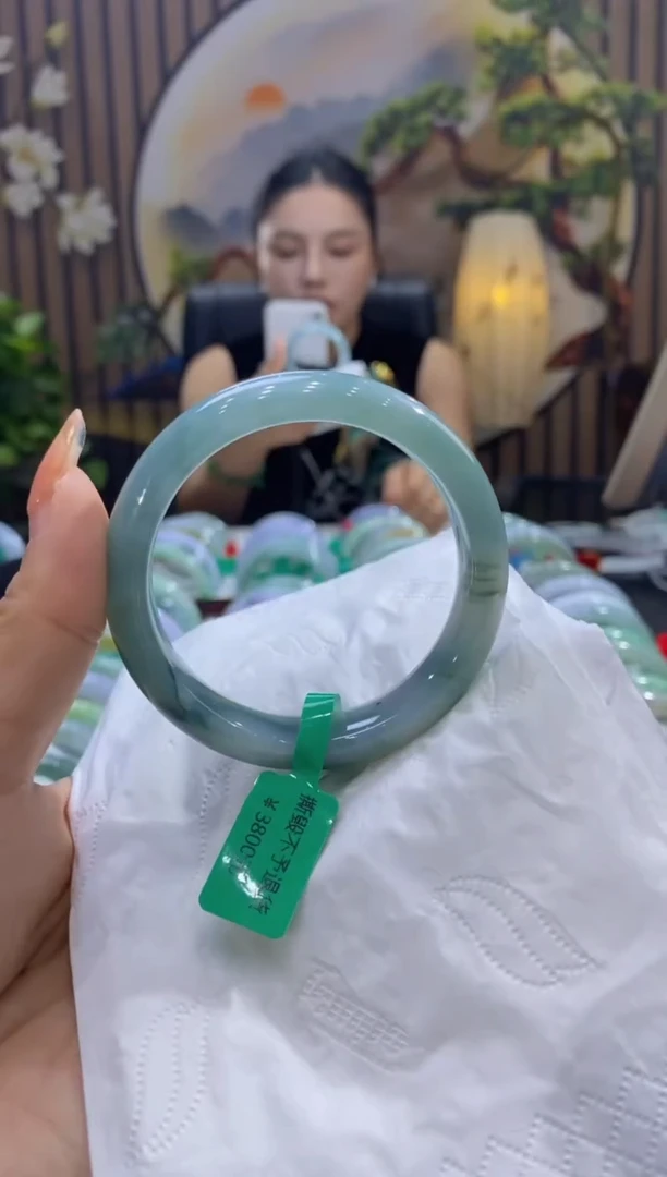 【闪购商品】翡翠手镯未镶嵌多人00008368