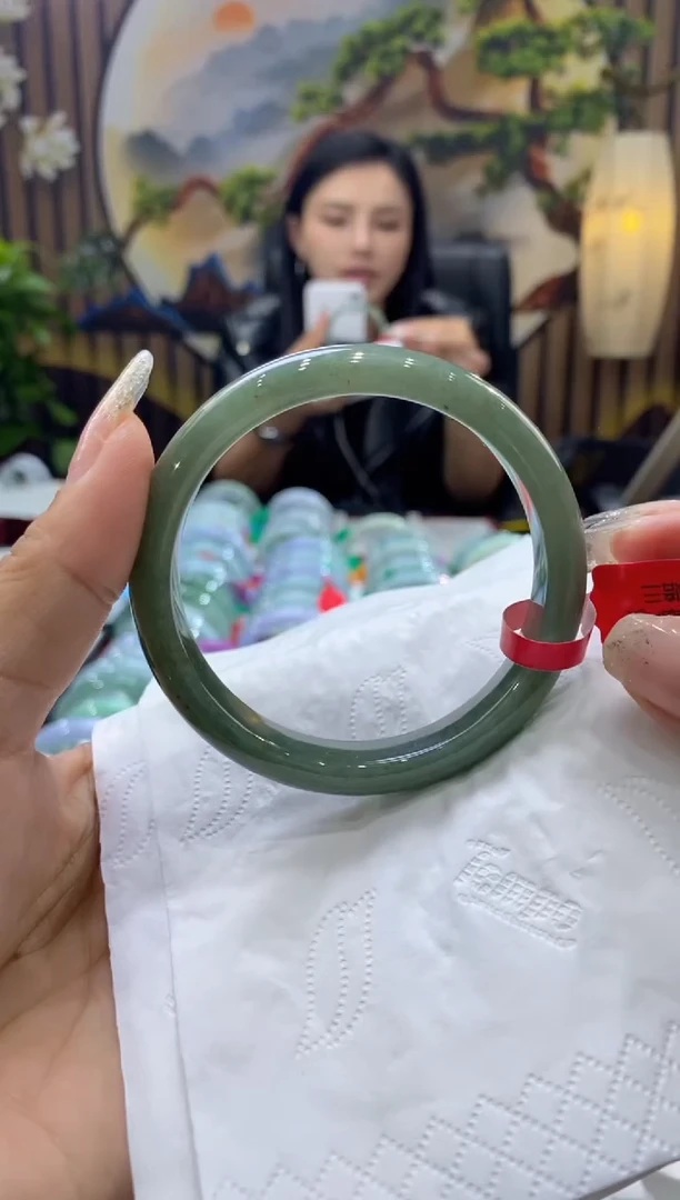 【闪购商品】翡翠手镯未镶嵌多人00003065