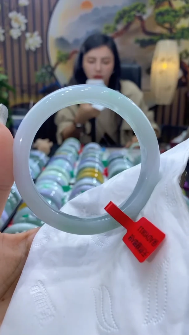【闪购商品】翡翠手镯未镶嵌多人00009068
