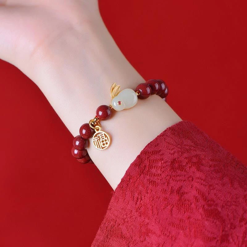 含辰砂工艺品本命年朱砂手链玉兔手串纯银和田玉生肖福牌手链银