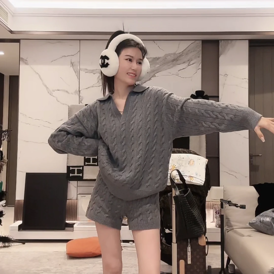 Ananstudio【“灰色女高”针织套装】