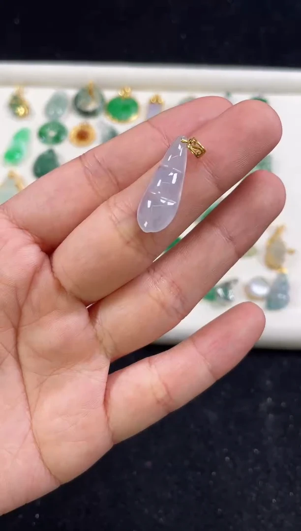 【闪购商品】翡翠吊坠(赠链)18K金镶嵌一个     P139