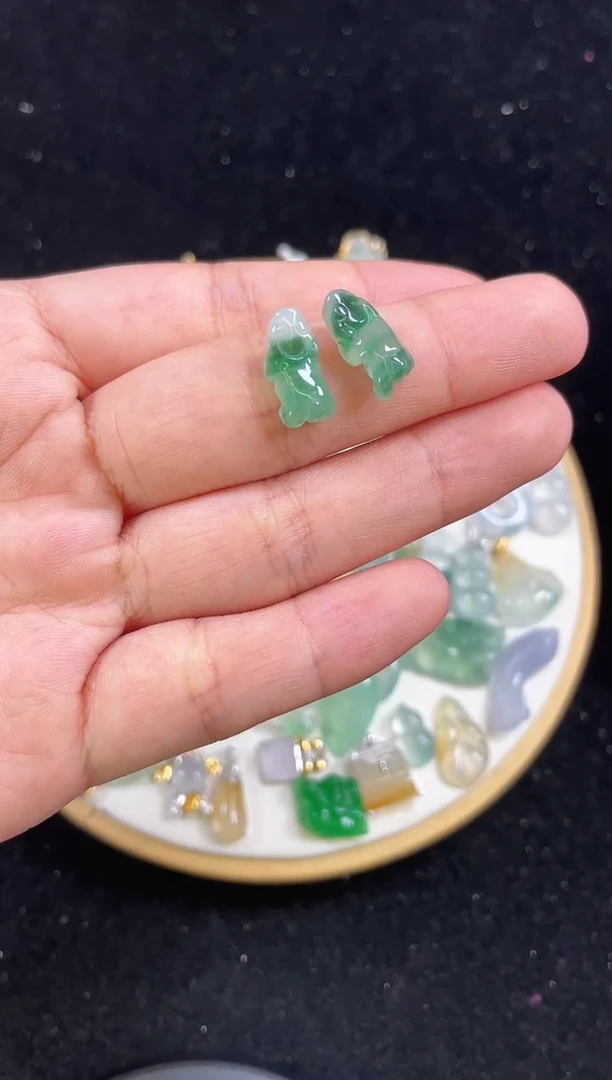 【闪购商品】翡翠吊坠(不含链)18K金镶嵌两个    P384