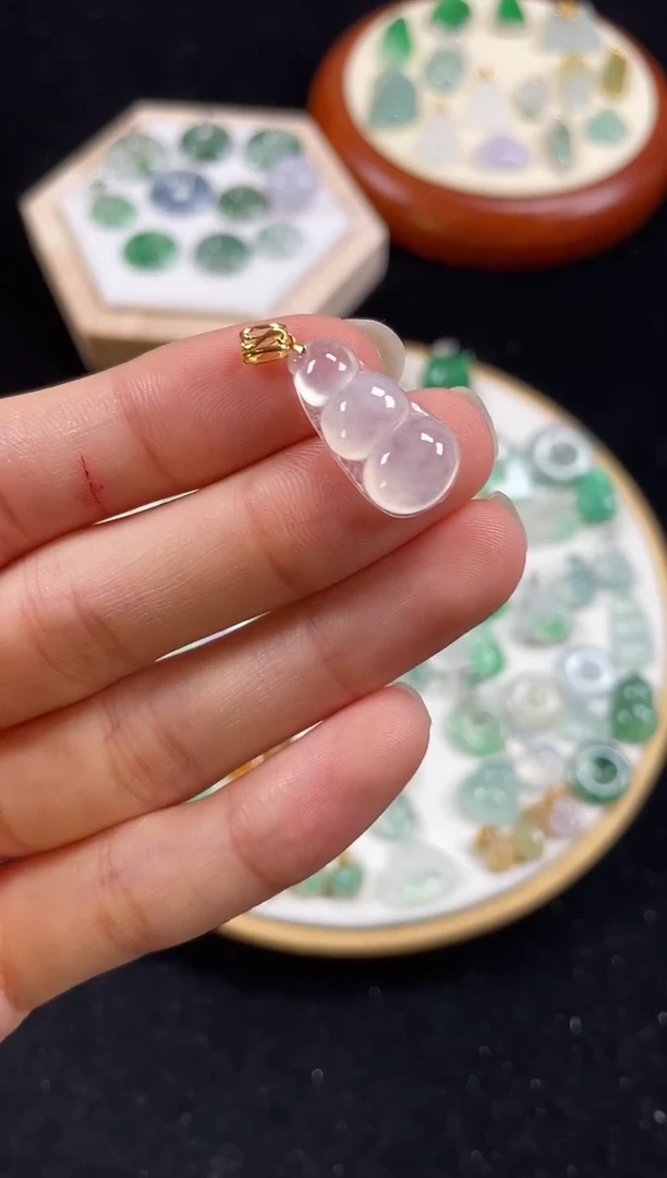 【闪购商品】翡翠吊坠(不含链)未镶嵌一个  JK709