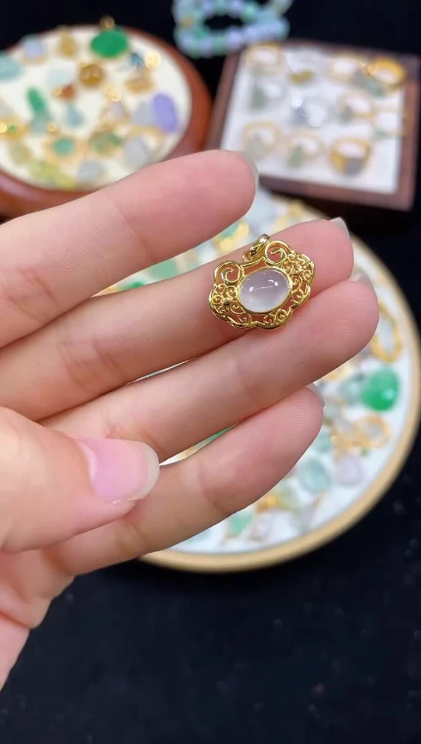 【闪购商品】翡翠吊坠(不含链)18K金镶嵌一个  631