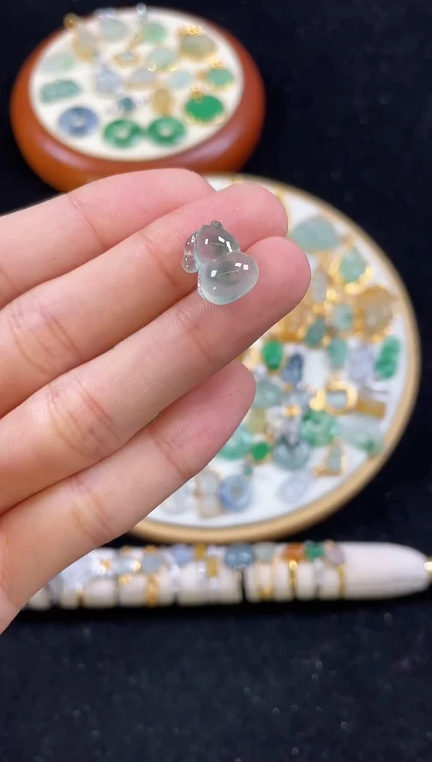 【闪购商品】翡翠吊坠(不含链)未镶嵌一个  JK481