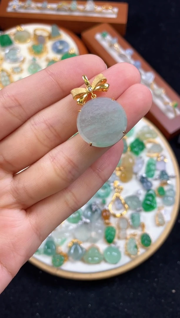 【闪购商品】翡翠吊坠(不含链)18K金镶嵌一个  JK672