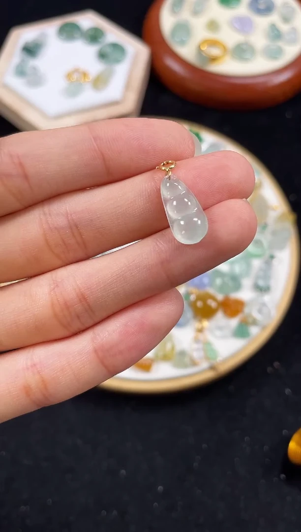 【闪购商品】翡翠吊坠(不含链)18K金镶嵌一个   JK601