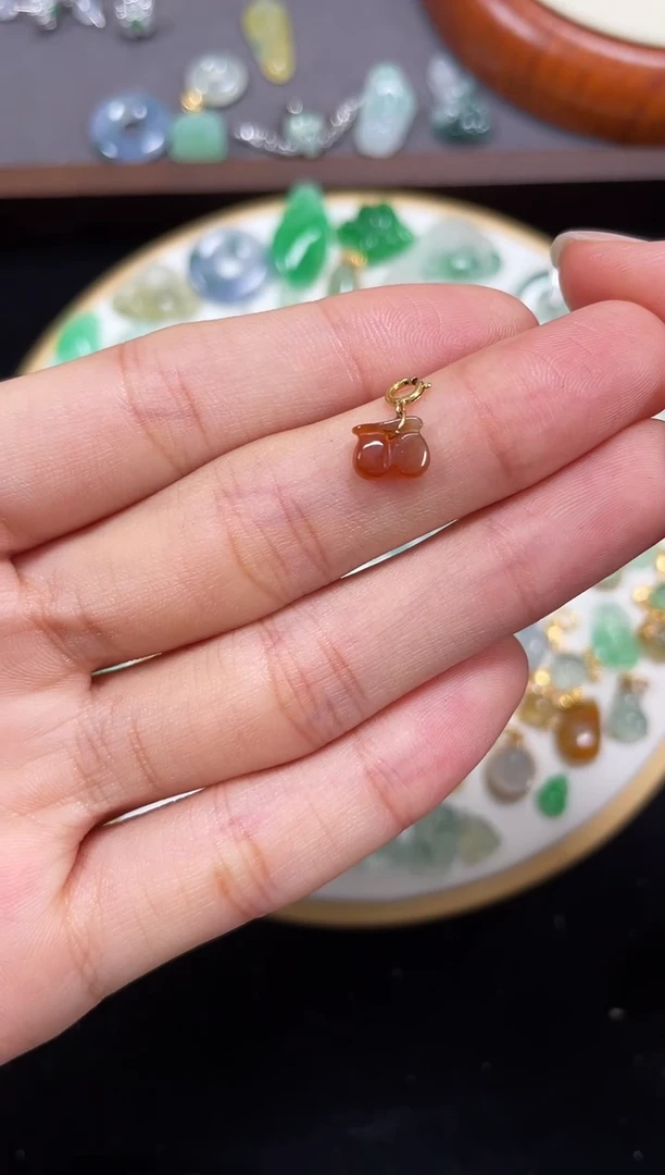 【闪购商品】翡翠吊坠(不含链)18K金镶嵌一个  MK106