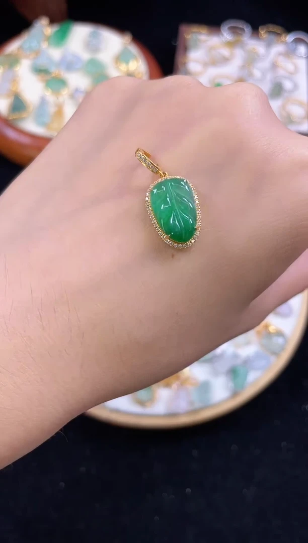 【闪购商品】翡翠吊坠(不含链)18K金镶嵌一个   JK201