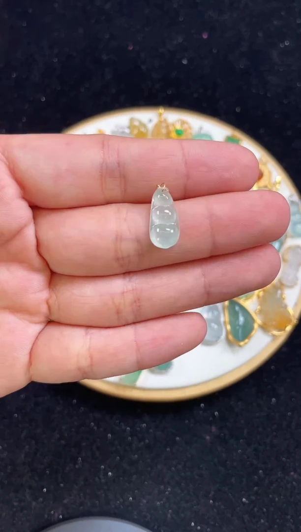 【闪购商品】翡翠吊坠(不含链)18K金镶嵌一个     P563