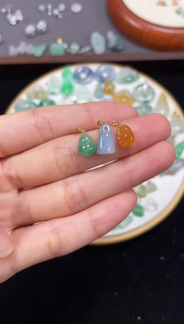 【闪购商品】翡翠吊坠(不含链)18K金镶嵌3个 JK259