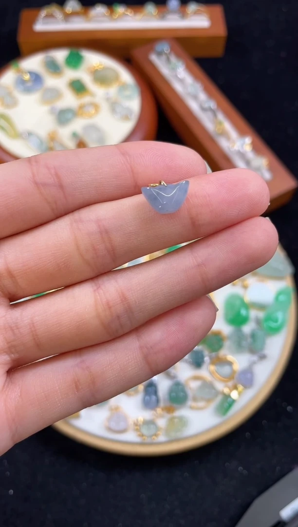 【闪购商品】翡翠吊坠(不含链)18K金镶嵌一个  JK163