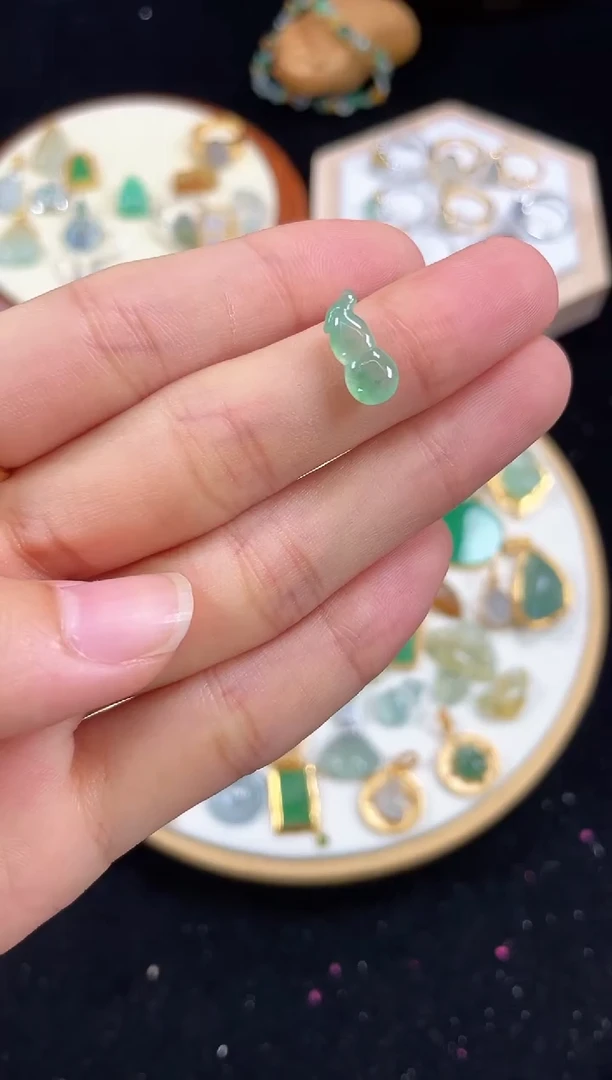 【闪购商品】翡翠吊坠(不含链)18K金镶嵌一个  JK633
