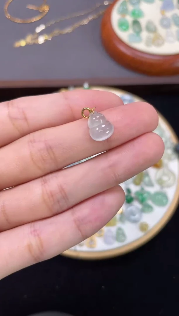【闪购商品】翡翠吊坠(不含链)18K金镶嵌一个    JK283