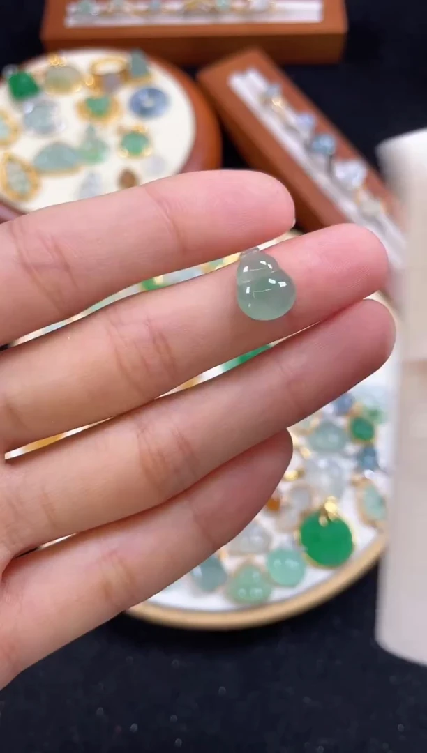 【闪购商品】翡翠吊坠(不含链)18K金镶嵌一个  JK410