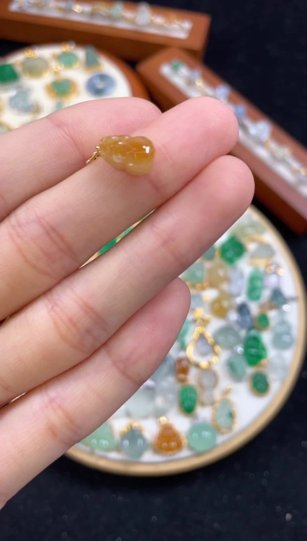 【闪购商品】翡翠吊坠(不含链)18K金镶嵌一个  JK352