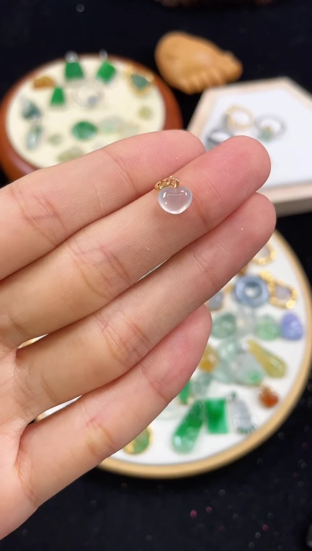 【闪购商品】翡翠吊坠(不含链)18K金镶嵌一个  JK691