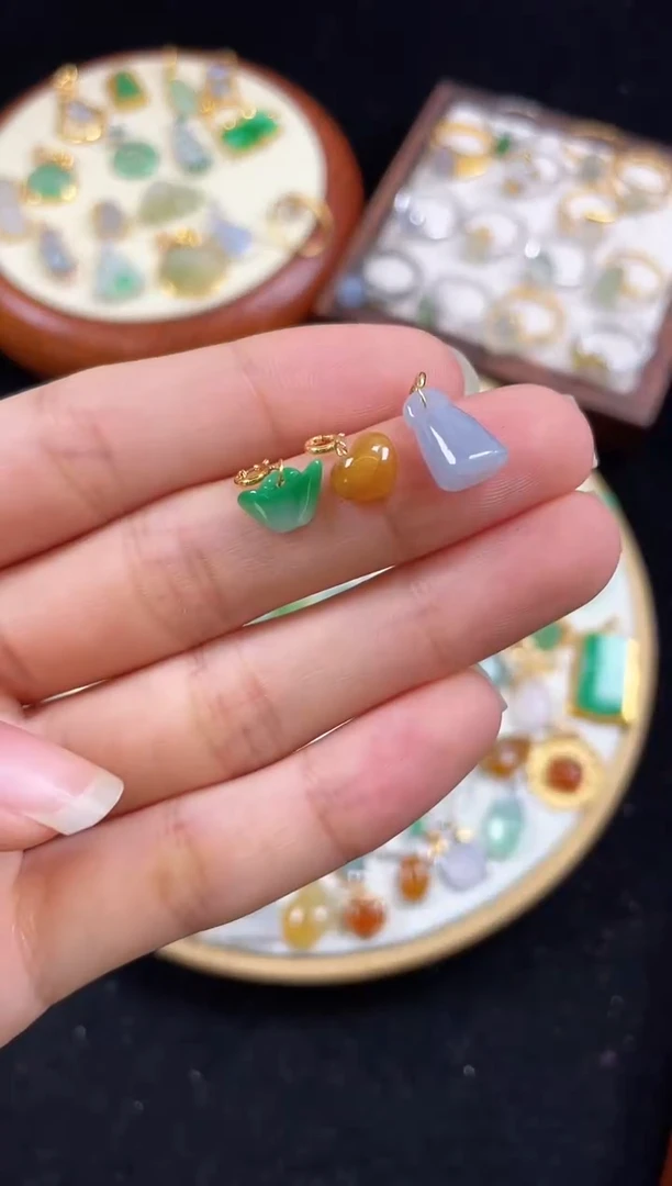 【闪购商品】翡翠吊坠(不含链)18K金镶嵌3个  JK619