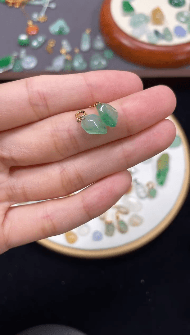 【闪购商品】翡翠吊坠(不含链)18K金镶嵌2个   JK509