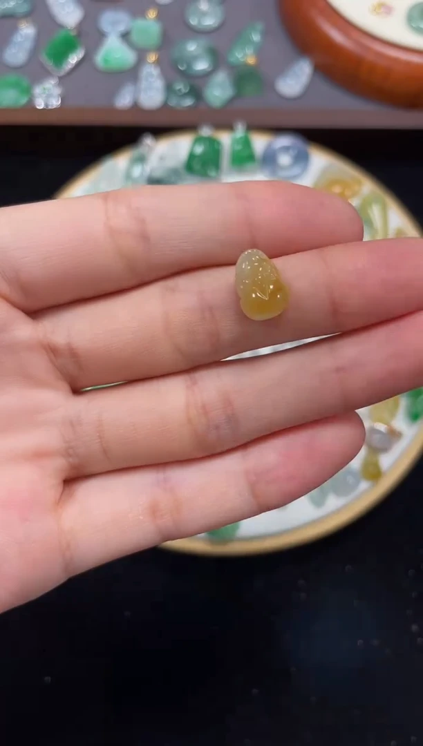 【闪购商品】翡翠吊坠(不含链)18K金镶嵌一个 JK645