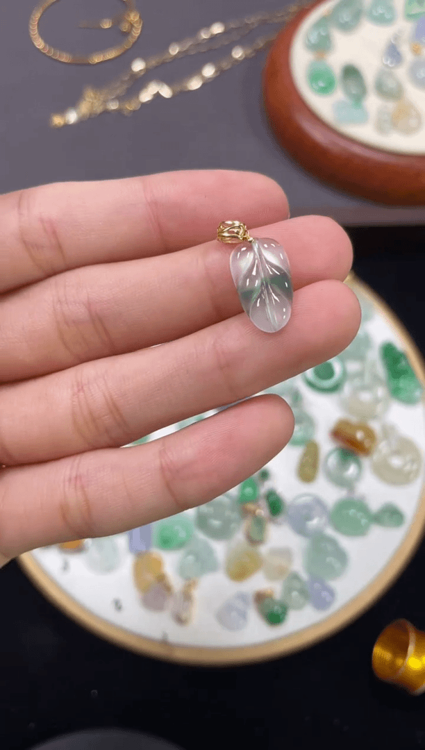 【闪购商品】翡翠吊坠(不含链)18K金镶嵌一个     JK651