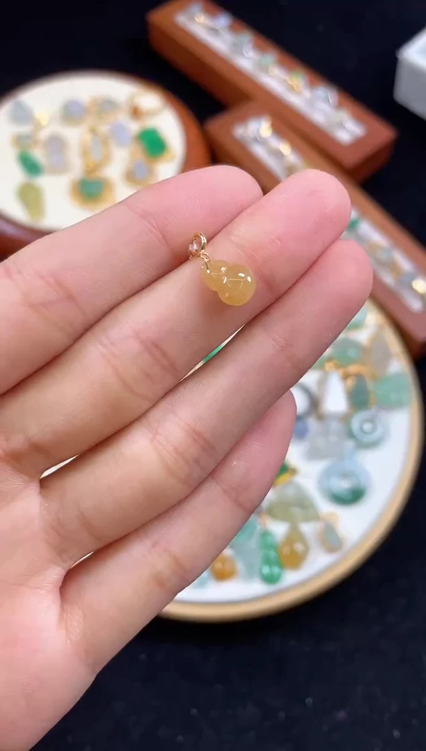 【闪购商品】翡翠吊坠(不含链)18K金镶嵌一个  JK678
